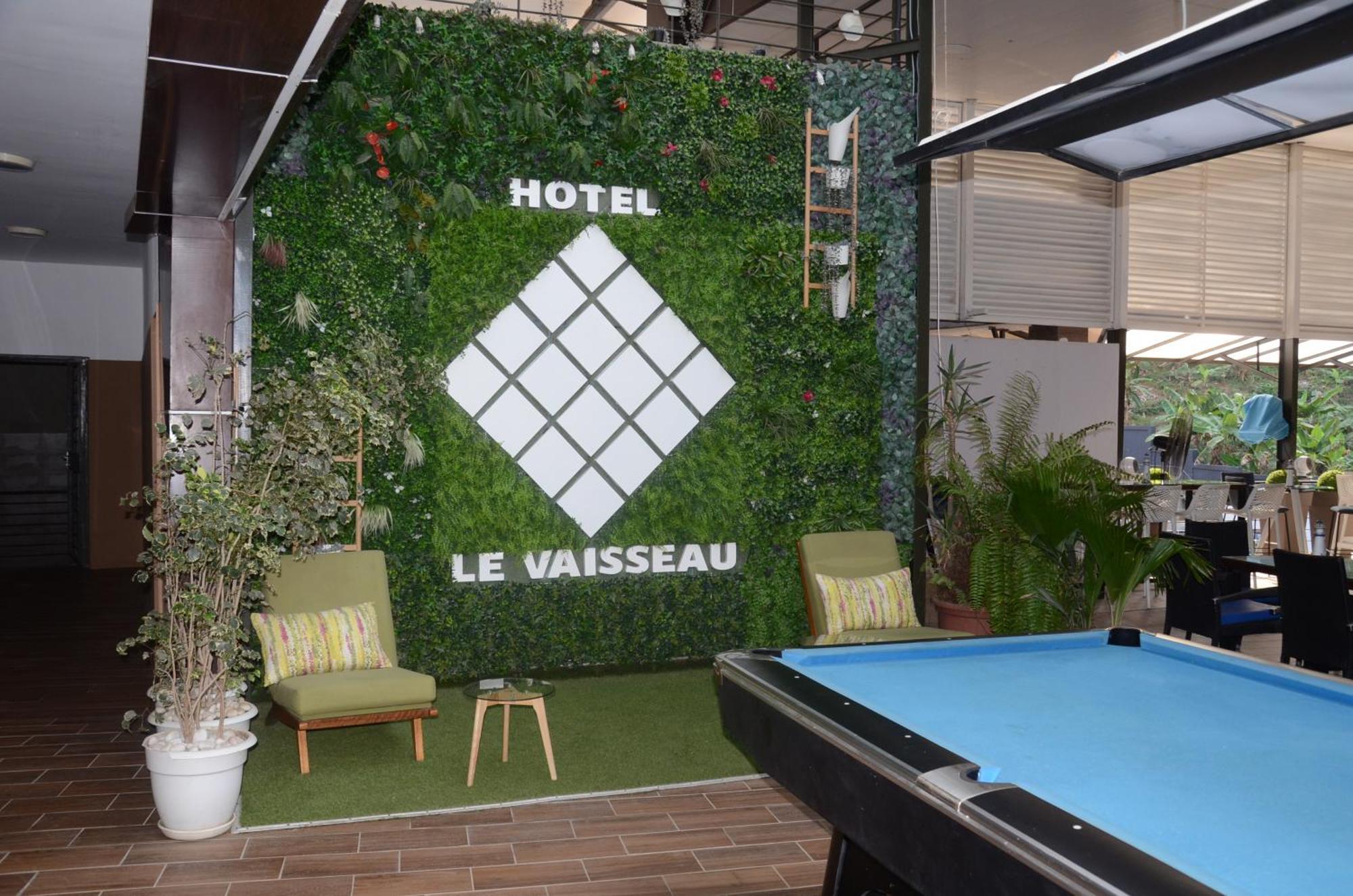 Hotel Le Vaisseau Abiyán Exterior foto