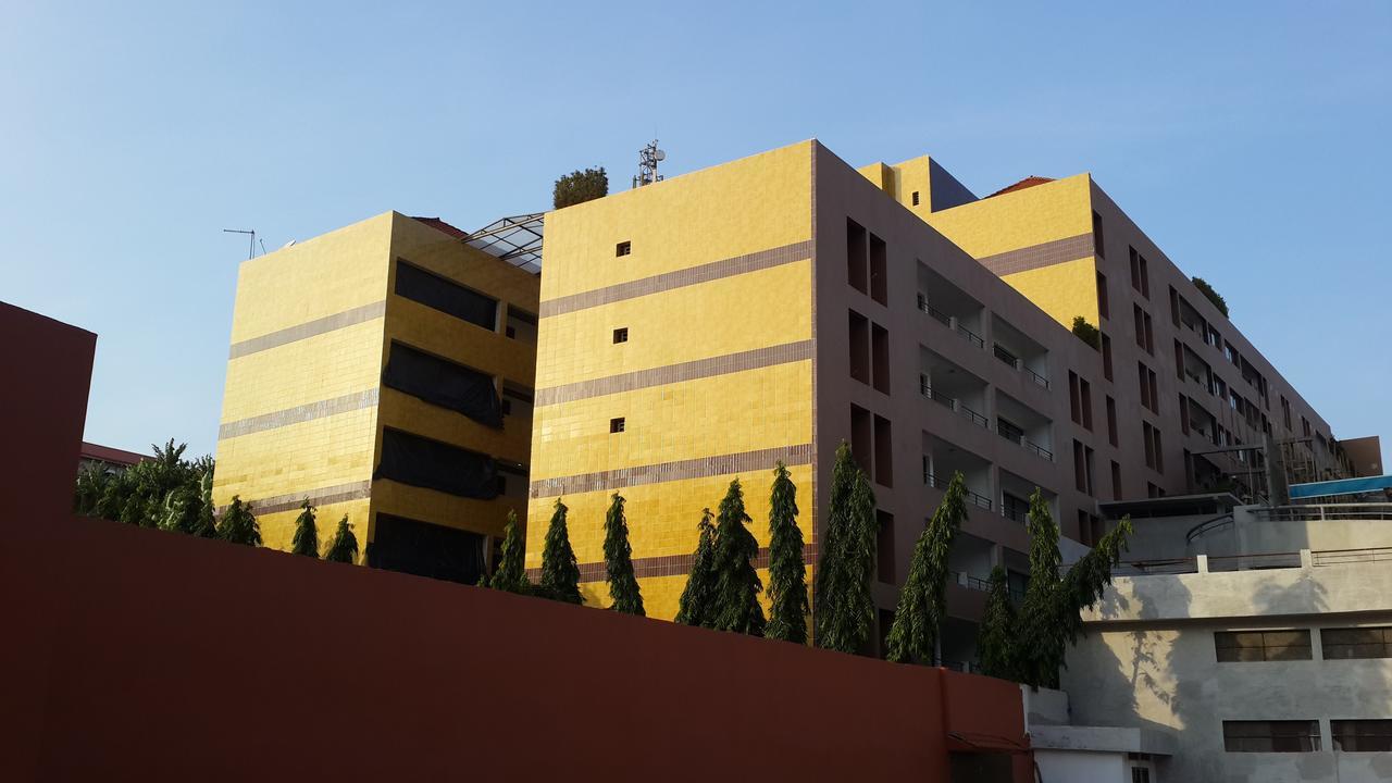 Hotel Le Vaisseau Abiyán Exterior foto